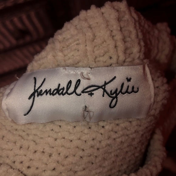 Kendall and Kylie sweater size medium - Picture 2 of 2